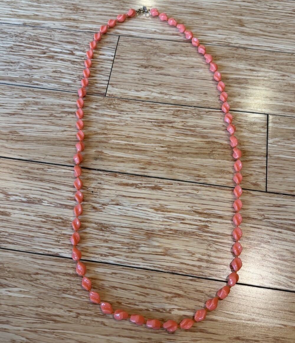 Sarah Coventry Necklace 17” Long Peach Coral Orange Molded Plastic VTG 70s